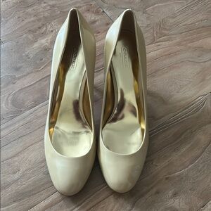 Coach Cream Leather Heels Timeless Design